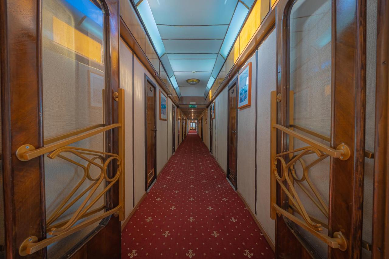 Grand Jules - Boat Hotel Budapest Ngoại thất bức ảnh