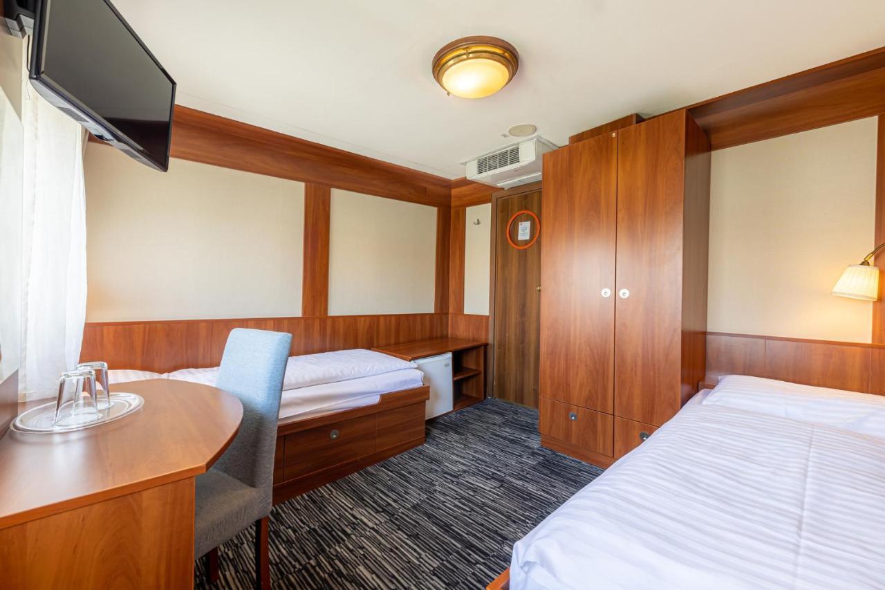 Grand Jules - Boat Hotel Budapest Ngoại thất bức ảnh