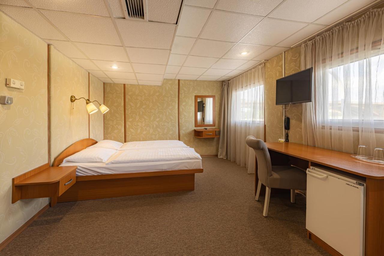 Grand Jules - Boat Hotel Budapest Ngoại thất bức ảnh
